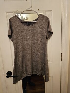 Women's Gray Short Sleeve Tunic Top - Casual Scoop Neck Shark Bite Hem